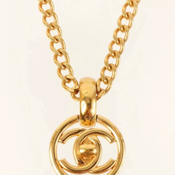 💝 Auth CHANEL Turn-Lock Necklace made circle Gold tone Chain: 2 turn locks 💝 - Picture 7 of 7
